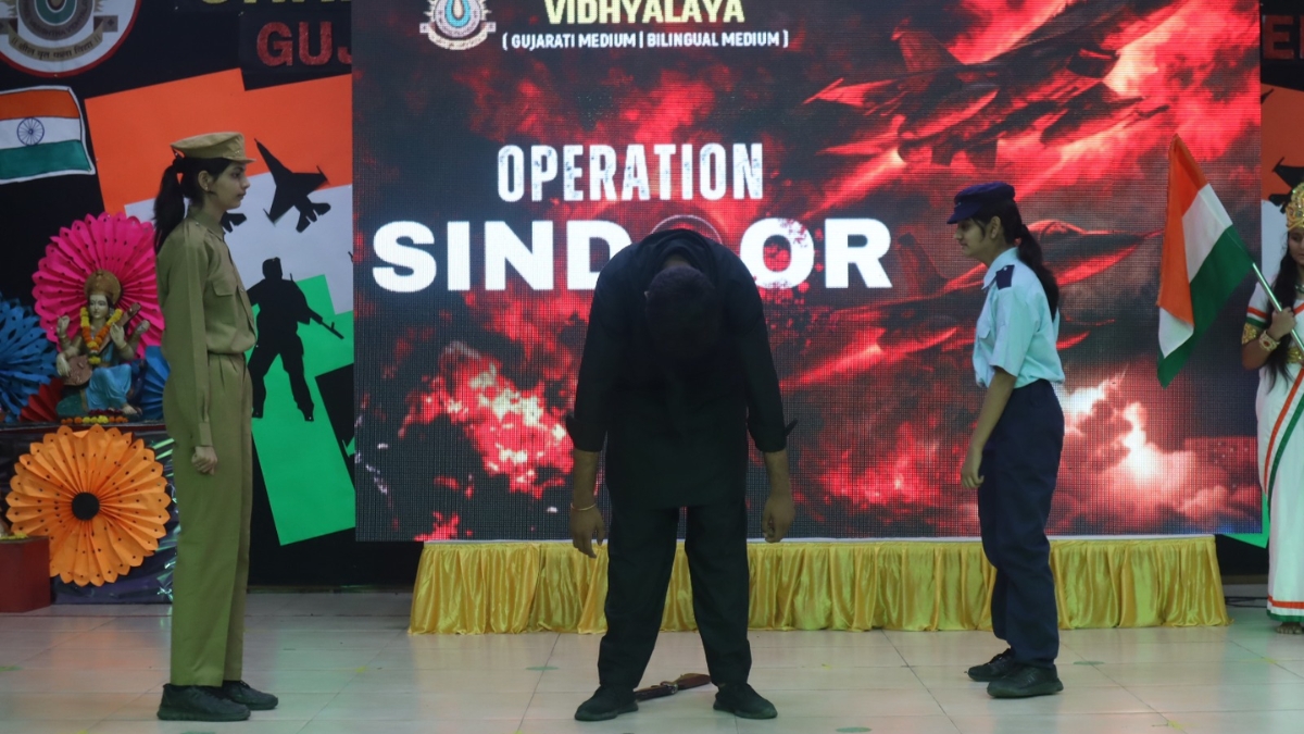 Students delivered an emotional and powerful performance through dance and drama depicting the Pahalgam terror attack and its retaliation by the Indian Army under ‘Operation Sindoor’